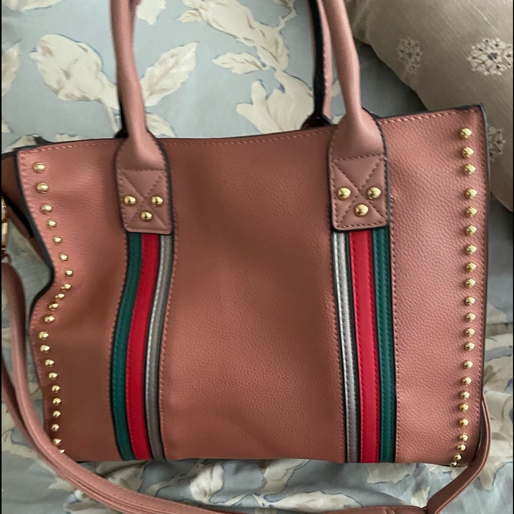 👜✨✨2 in 1 👛💕 Bag and crossover!! 💕